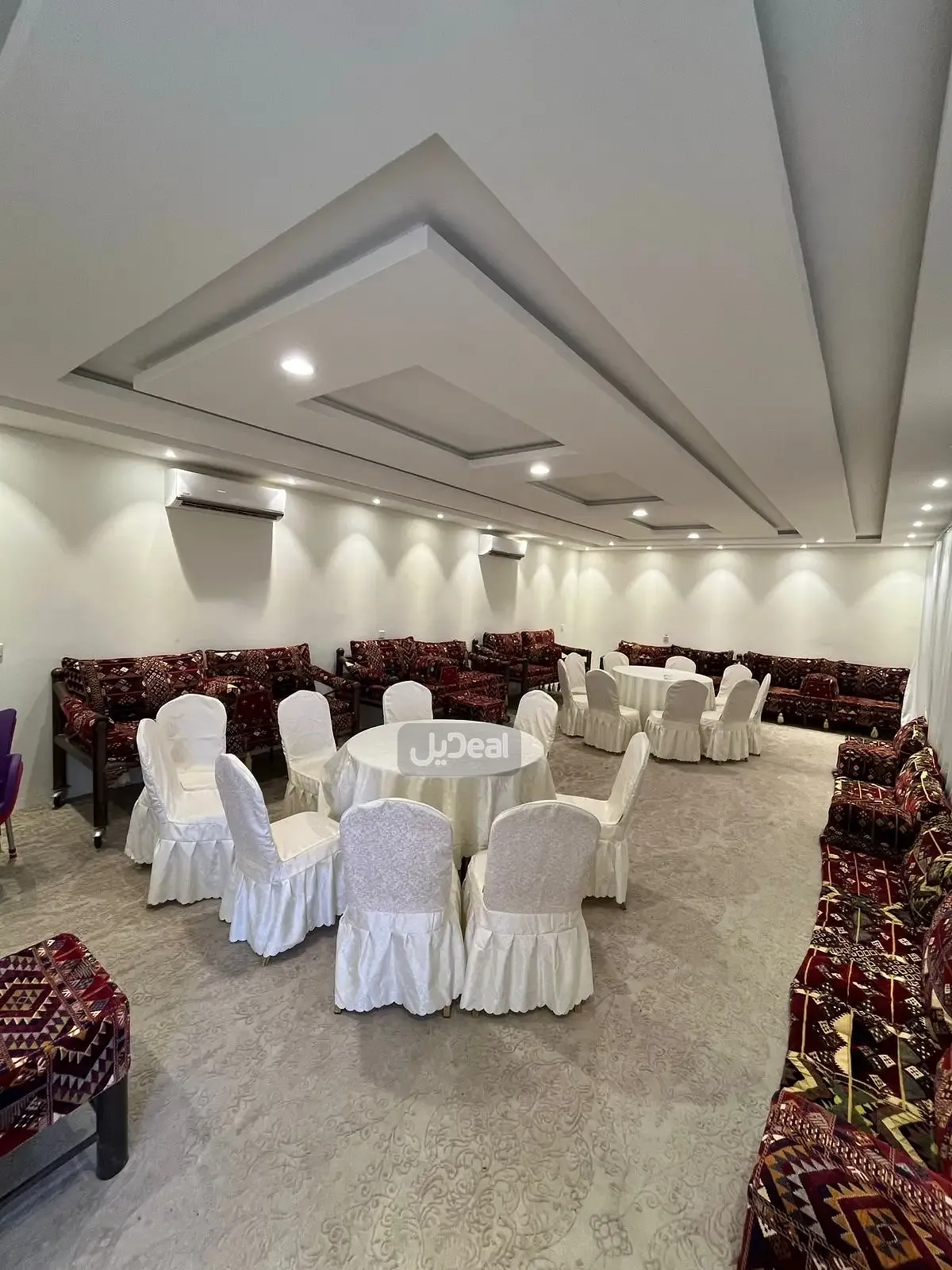 إستراحة للبيع