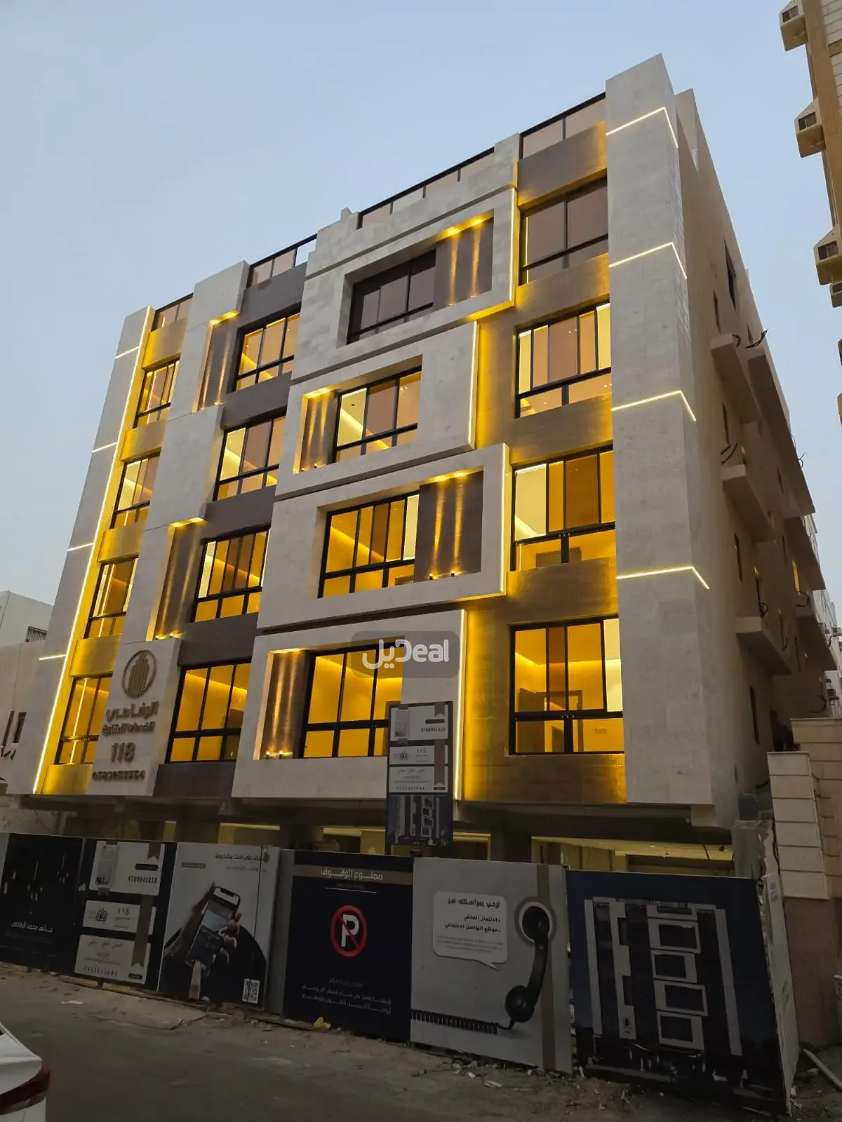 حي البوادى بمدينة جدة  مساحة الوحدة من الأرض 28.39 متر   وتختص من المنافع والأجزاء المشتركة بمساحة 60.53 متر