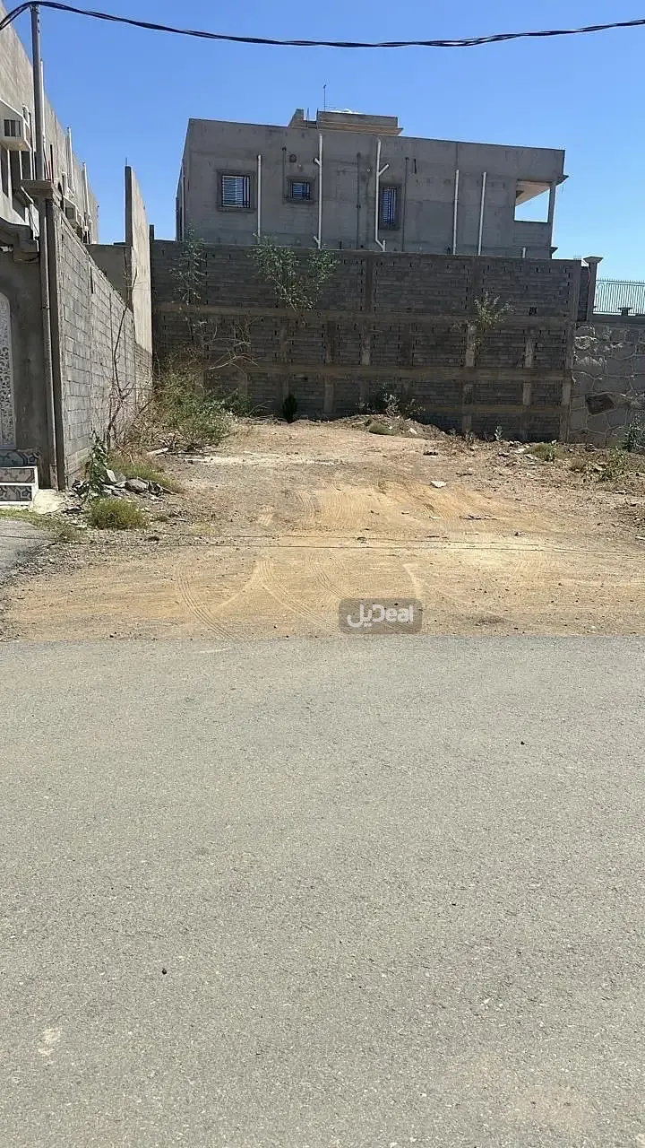 ارض للبيع